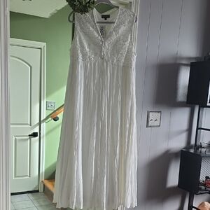 Chic White Lace Dress